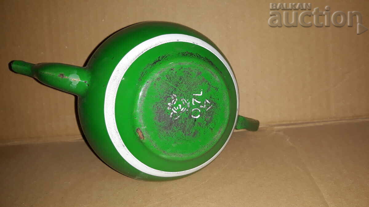 Delivery of Vintage enamel teapot 50s retro Delivery of Vintage enamel teapot 50s retro