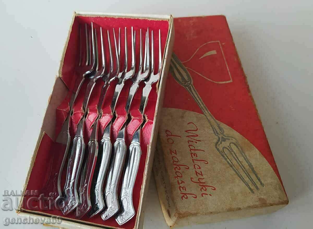 Polish breakfast forks with price 30.00 BGN | € 15.34 Polish breakfast forks with price 30.00 BGN | € 15.34
