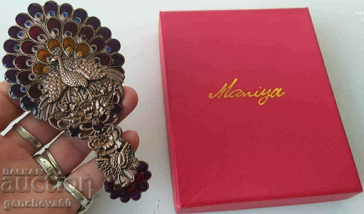 Delivery of Gift cosmetic set Delivery of Gift cosmetic set