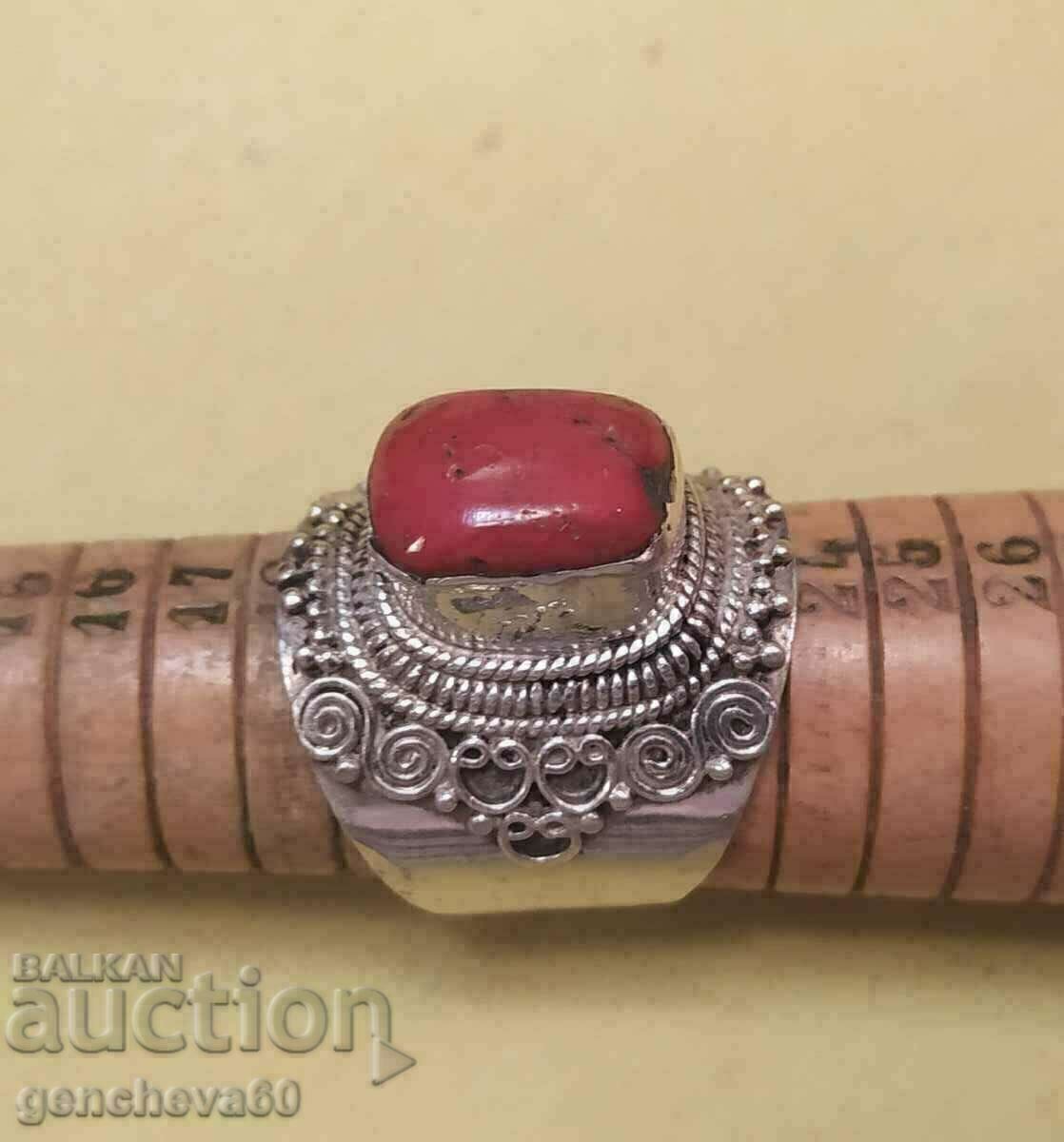 Δημοπρασία Υπέροχο vintage δαχτυλίδι 925 και κόκκινο κοράλλι