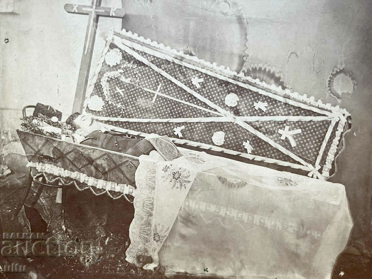 Original photo Silistra funeral with price 79.90 BGN | € 40.85