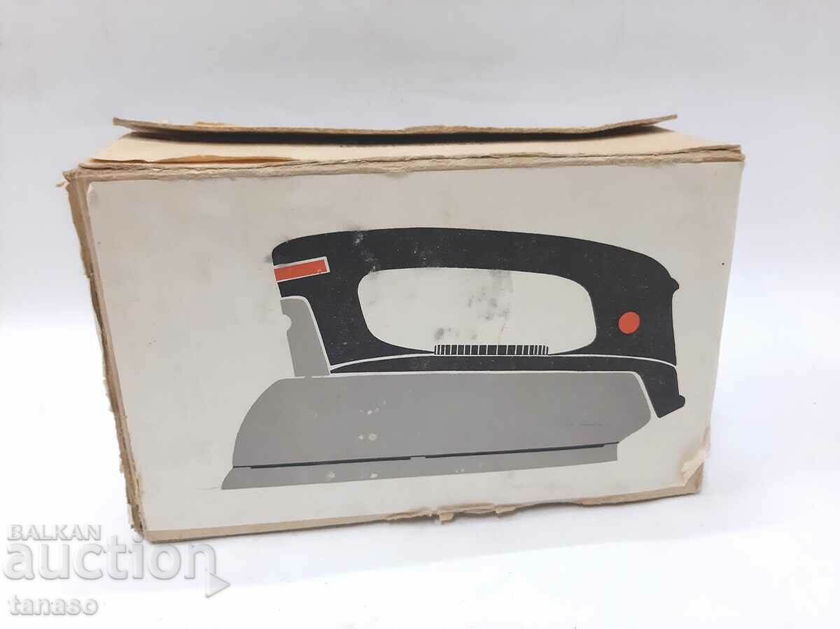 Old Soviet steam iron, hardly used(6.5) - 5