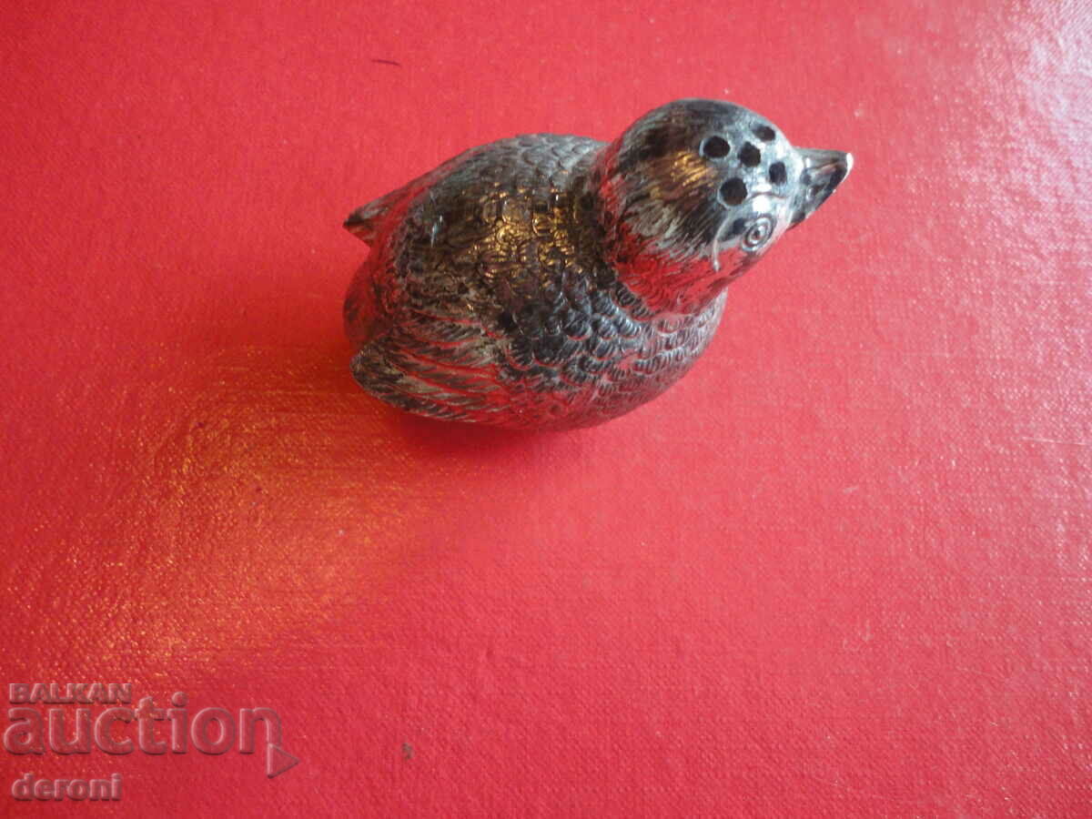 Bronze salt and pepper shaker sparrow 1 with price 25.00 BGN | € 12.78 Bronze salt and pepper shaker sparrow 1 with price 25.00 BGN | € 12.78