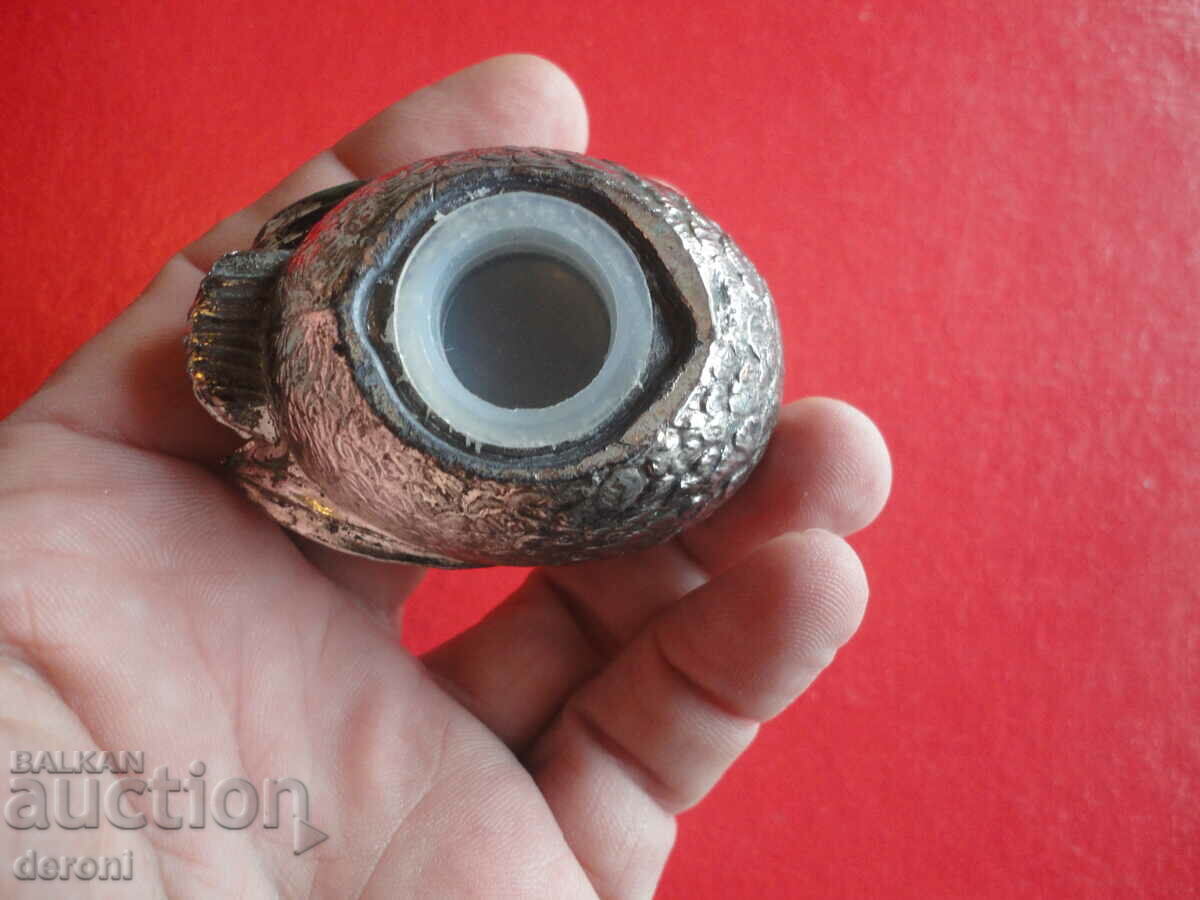 Delivery of Bronze salt and pepper shaker sparrow 1 Delivery of Bronze salt and pepper shaker sparrow 1