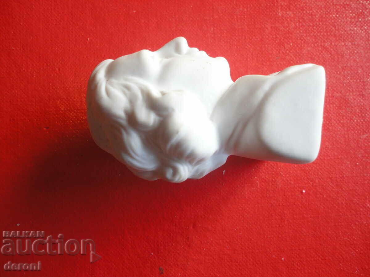 Rare salt and pepper shaker figure with price 25.00 BGN | € 12.78 Rare salt and pepper shaker figure with price 25.00 BGN | € 12.78