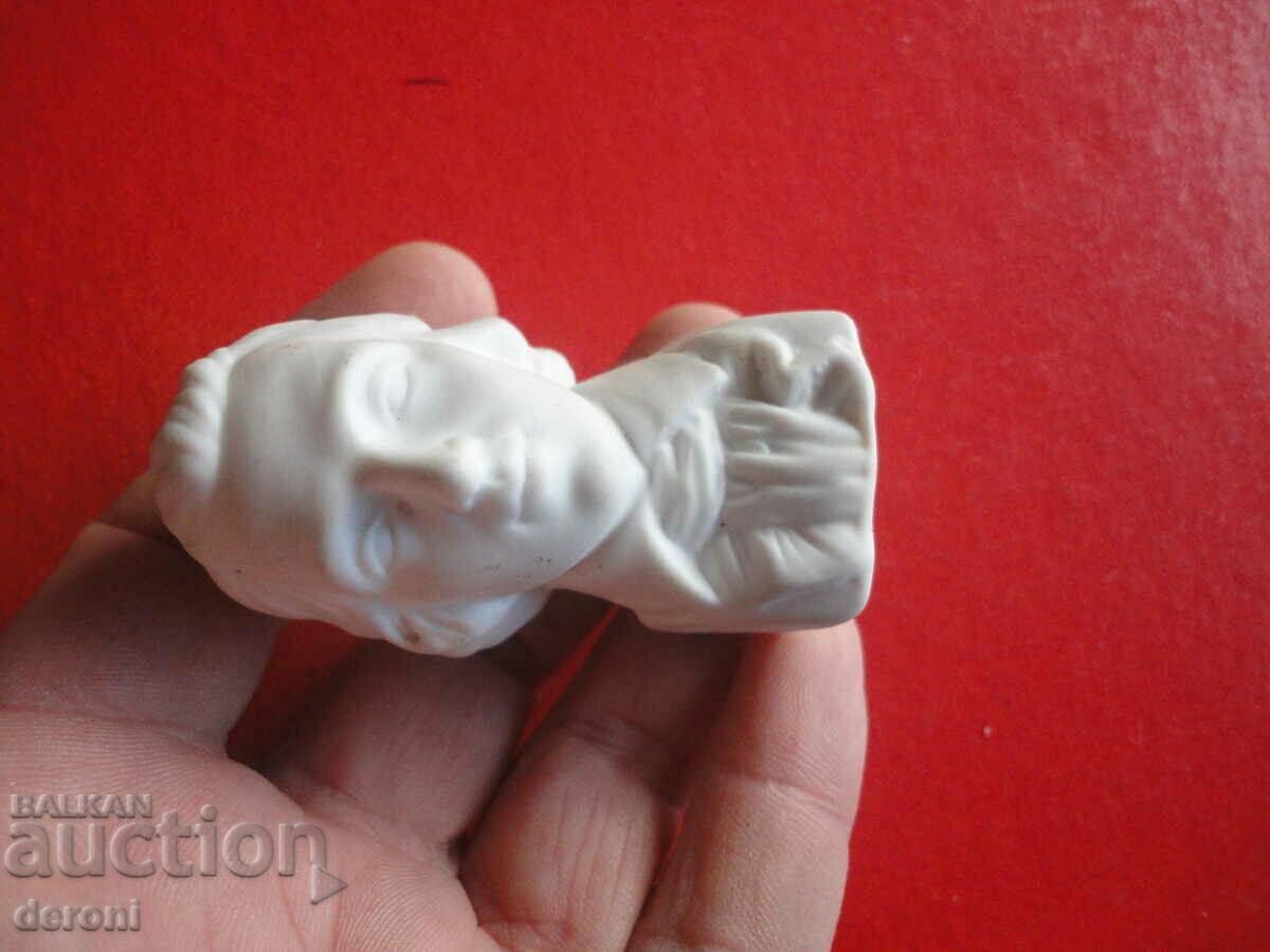 Rare salt and pepper shaker figure - 6 Rare salt and pepper shaker figure - 6