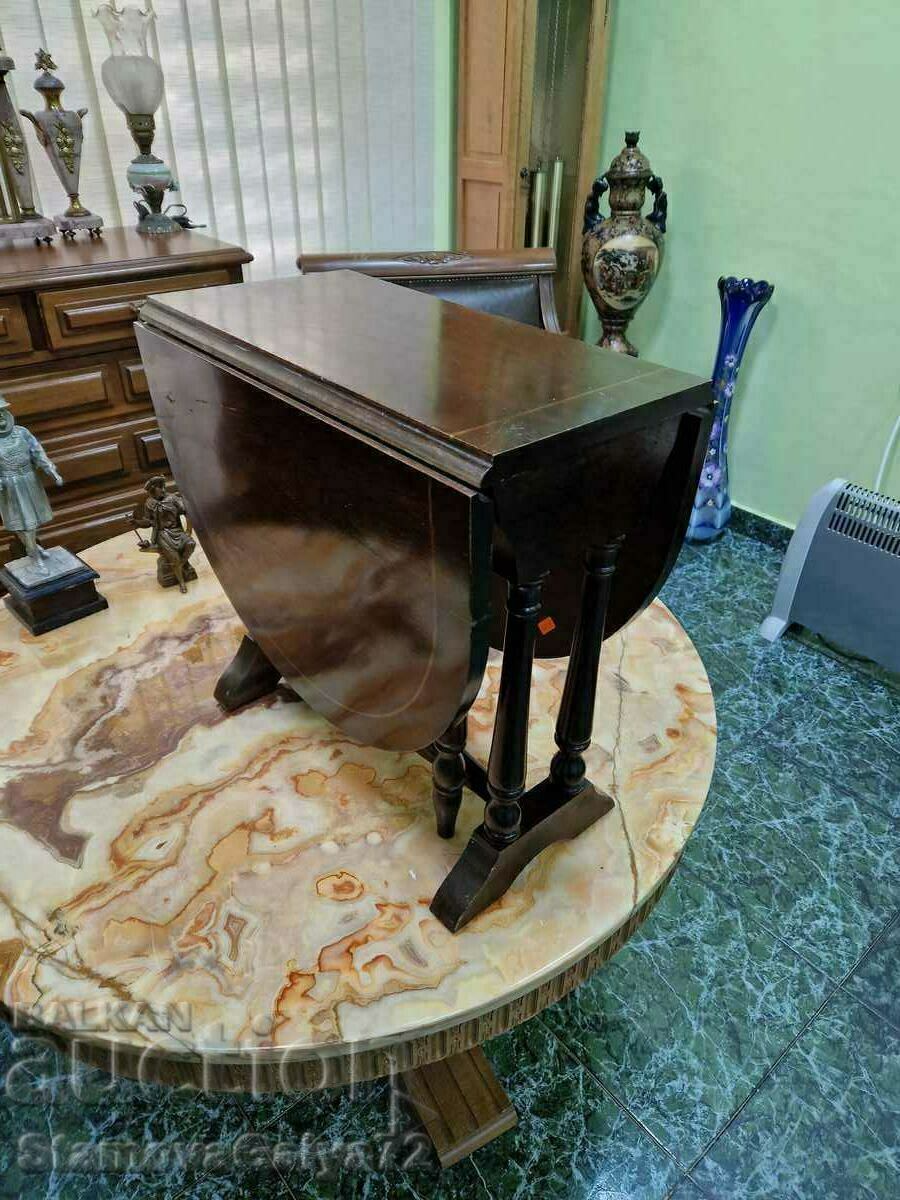 A wonderful antique English solid wood folding table - 5 A wonderful antique English solid wood folding table - 5