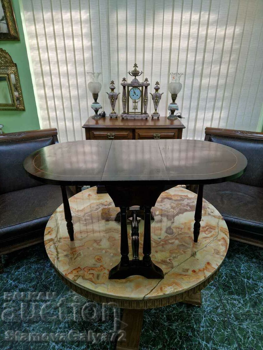 O minunată masă pliabilă antică din lemn masiv englezesc