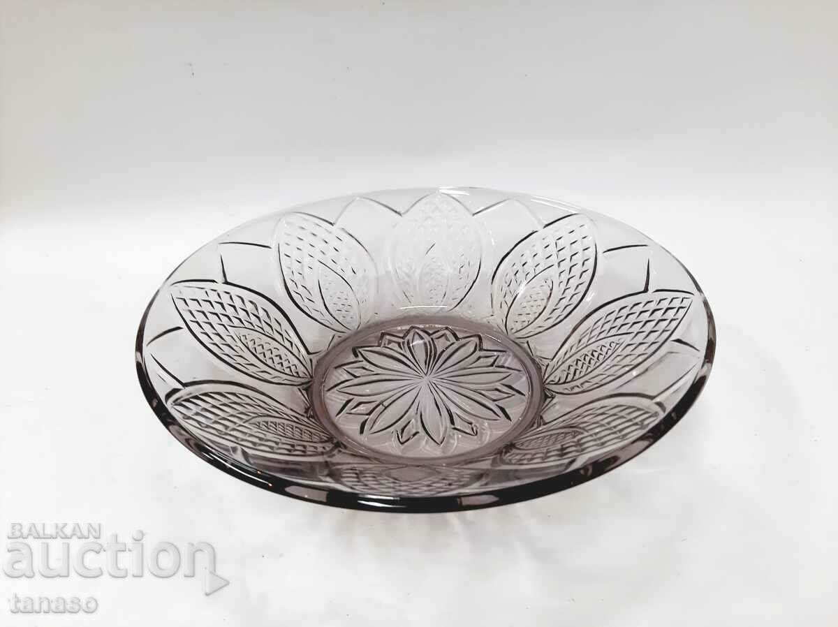 Delivery of Old glass fruit bowl, colored violet glass(13.2) Delivery of Old glass fruit bowl, colored violet glass(13.2)