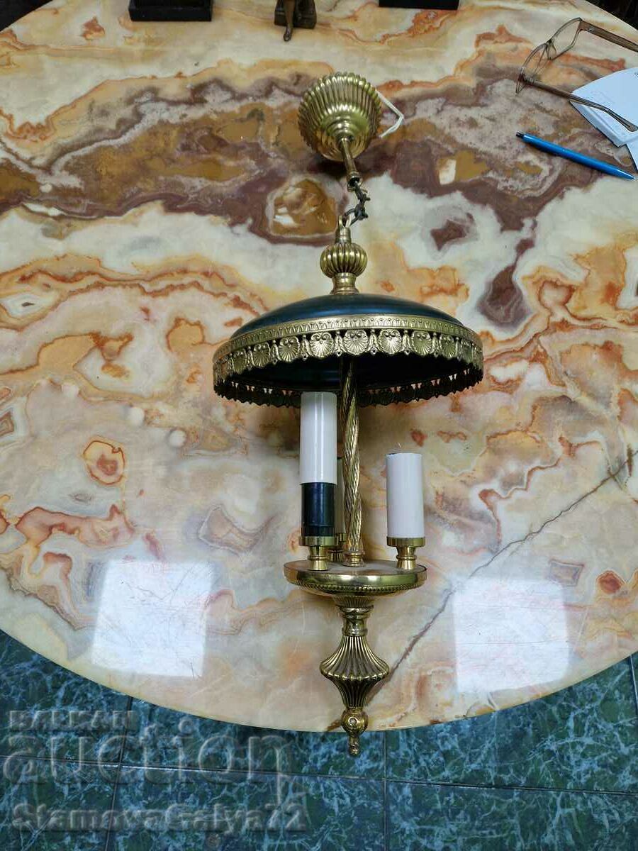 Un candelabru antic din alamă belgian foarte frumos