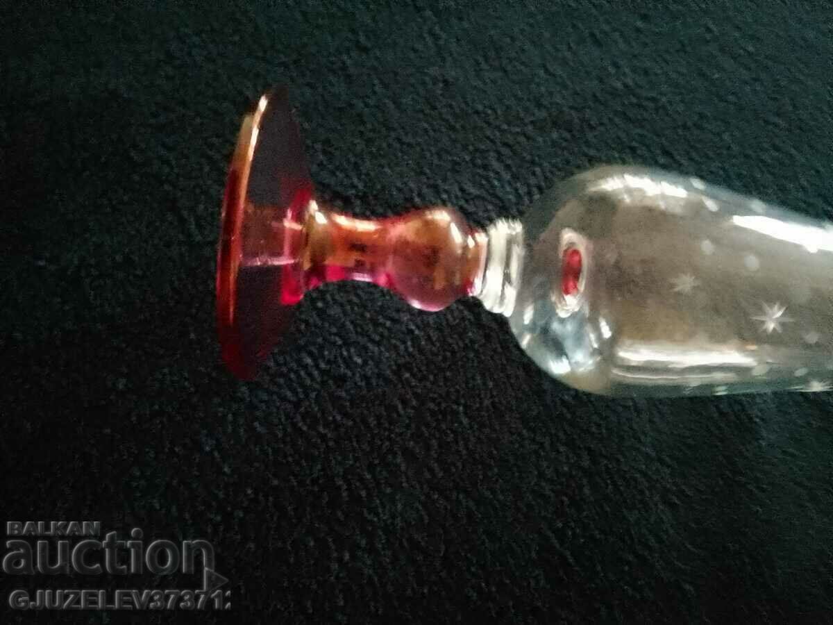 Stylish crystal glass vase with price 55.00 BGN | € 28.12 Stylish crystal glass vase with price 55.00 BGN | € 28.12