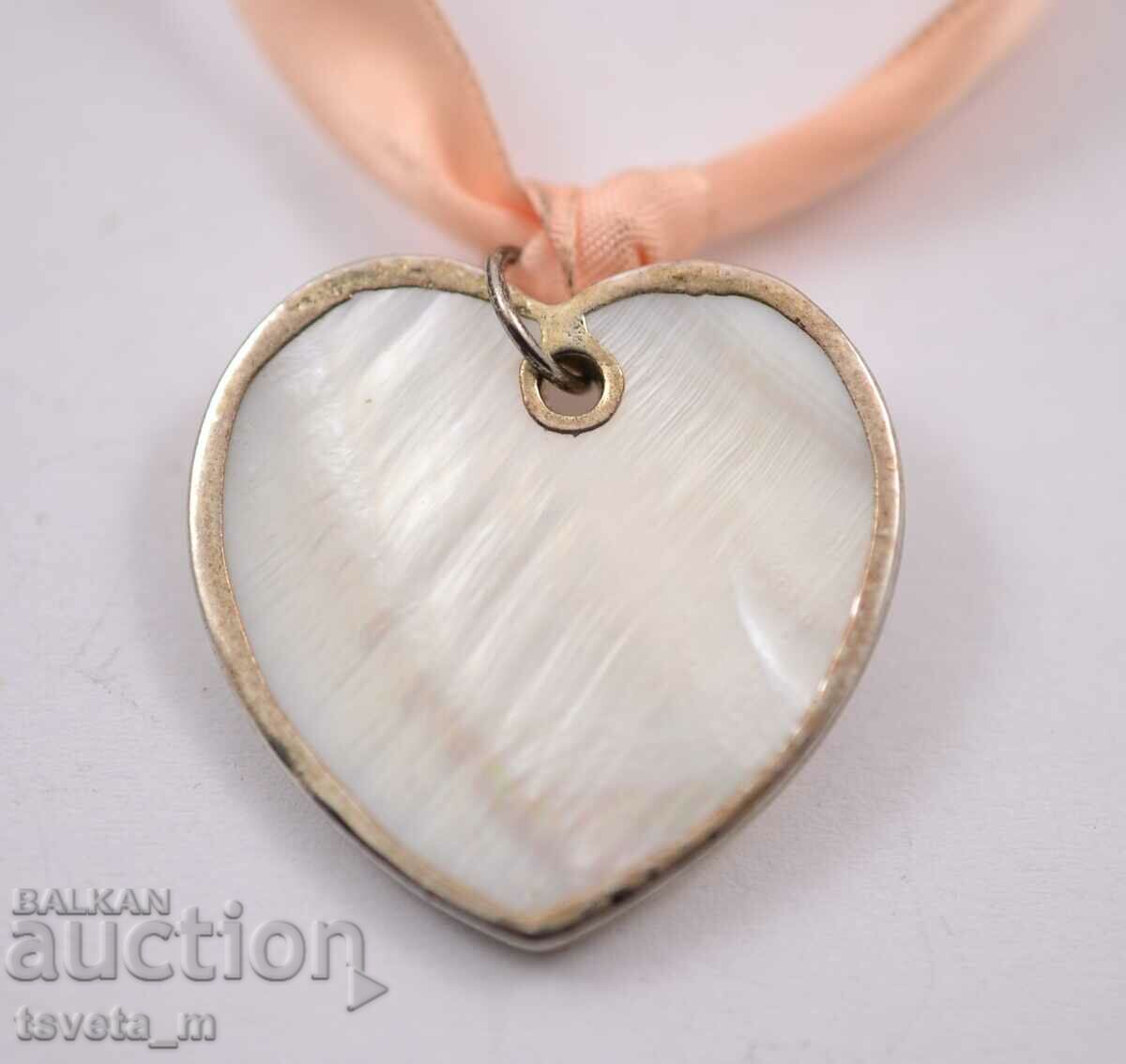 Necklace mother of pearl with price 3.00 BGN | € 1.53 Necklace mother of pearl with price 3.00 BGN | € 1.53