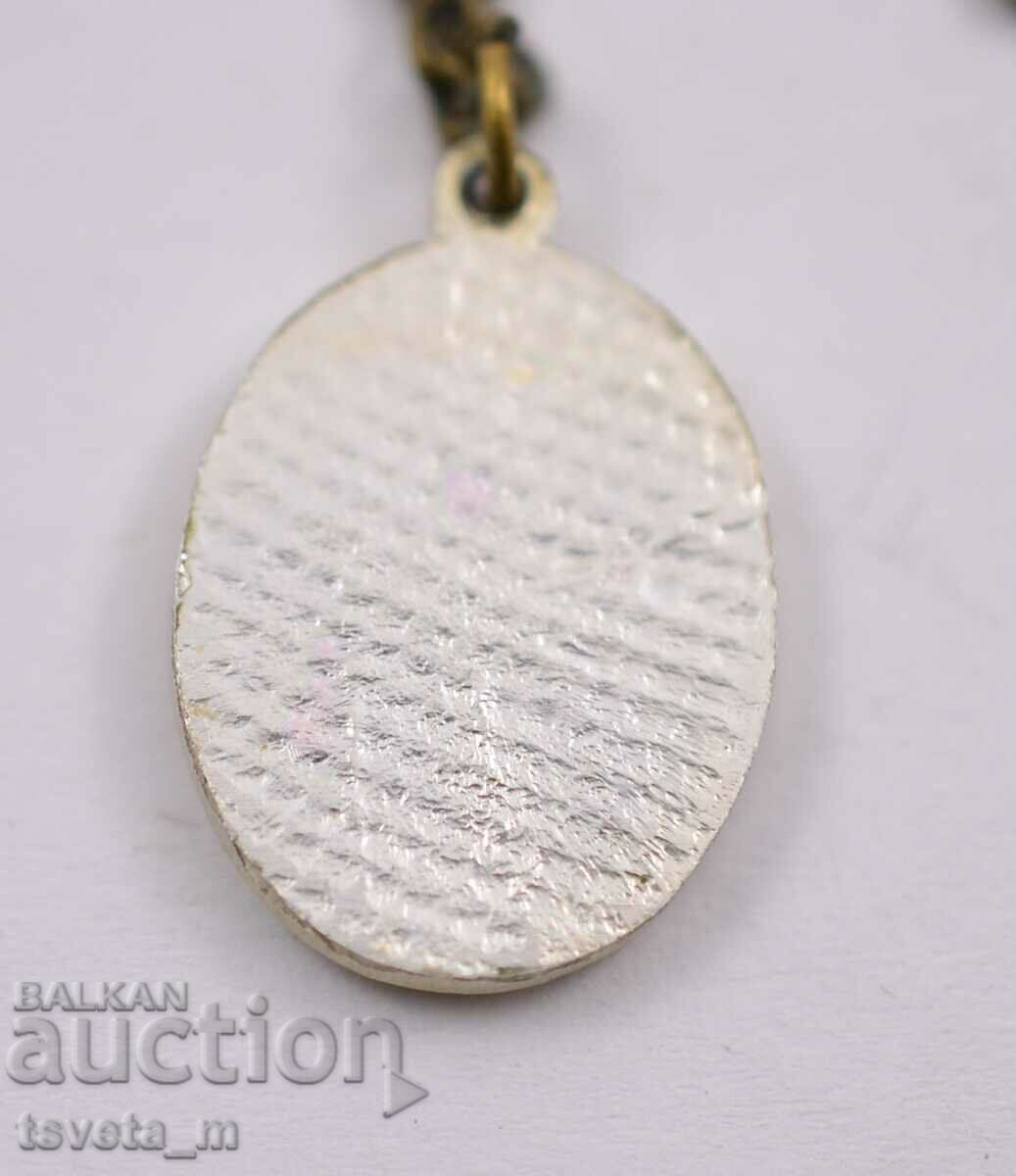 Auction Gerdan, necklace with Virgin Mary and Child medallion Auction Gerdan, necklace with Virgin Mary and Child medallion