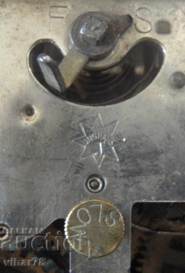 Delivery of JUNGHANS-JUNGHANS with lantern does not work for repair Delivery of JUNGHANS-JUNGHANS with lantern does not work for repair