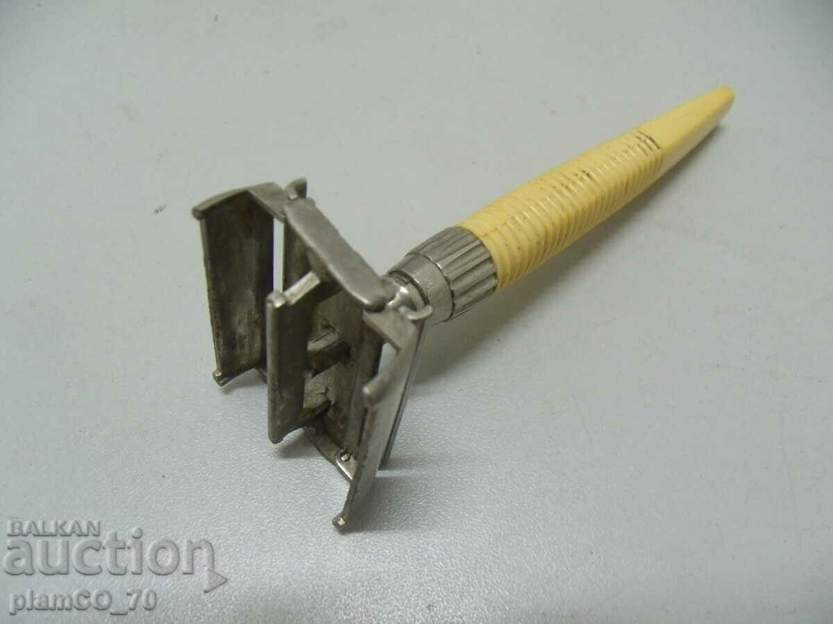 #*7328 old razor - Gillette England with price 15.00 BGN | € 7.67 #*7328 old razor - Gillette England with price 15.00 BGN | € 7.67