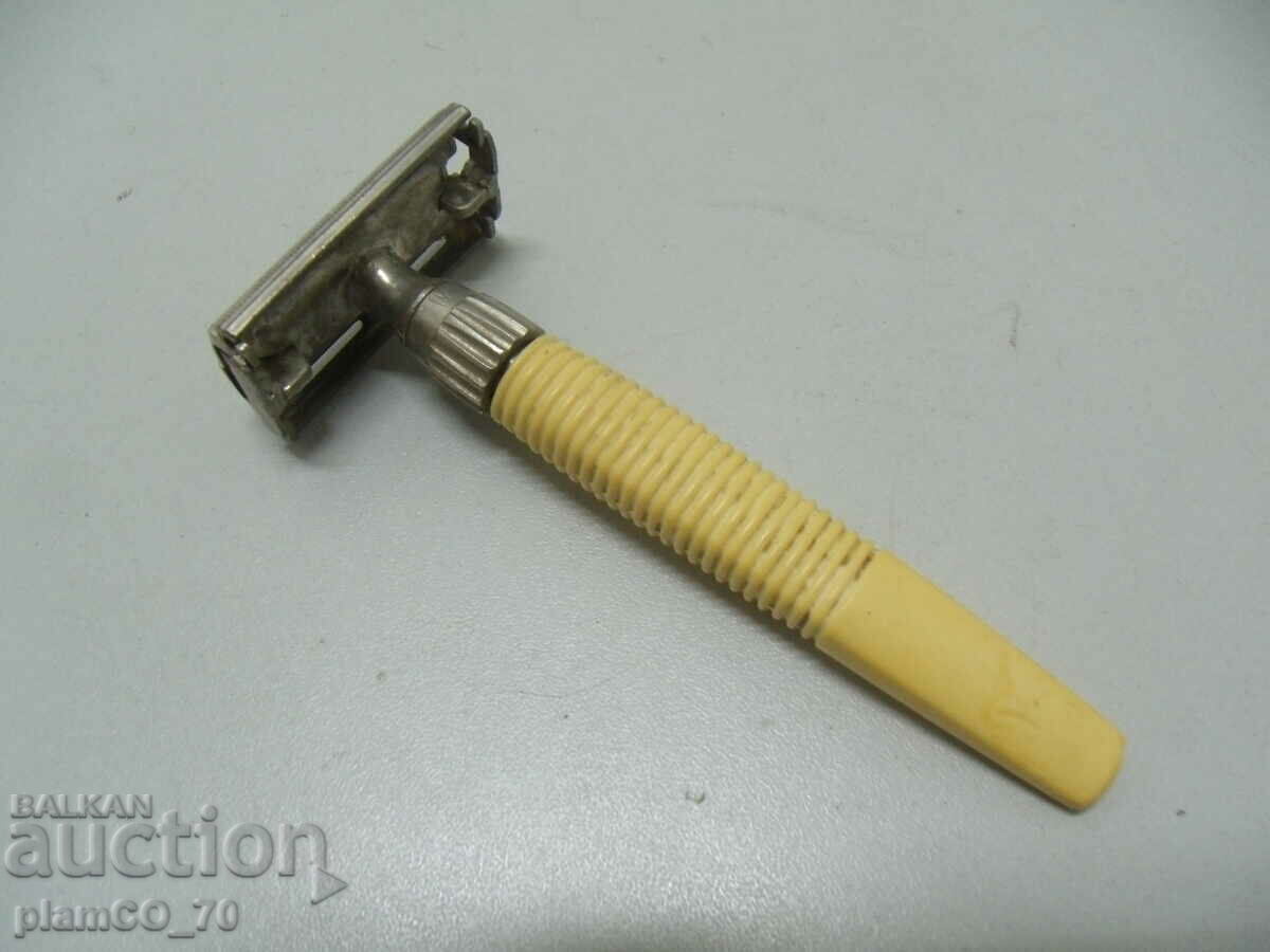 #*7328 old razor - Gillette England