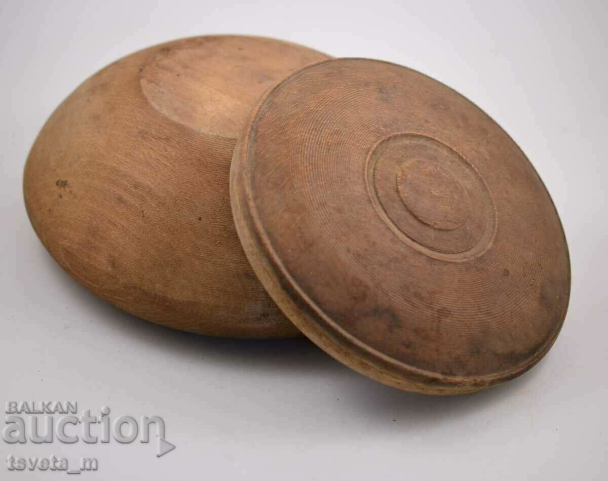 Delivery of A very large solid wooden door, early 20th century. Delivery of A very large solid wooden door, early 20th century.