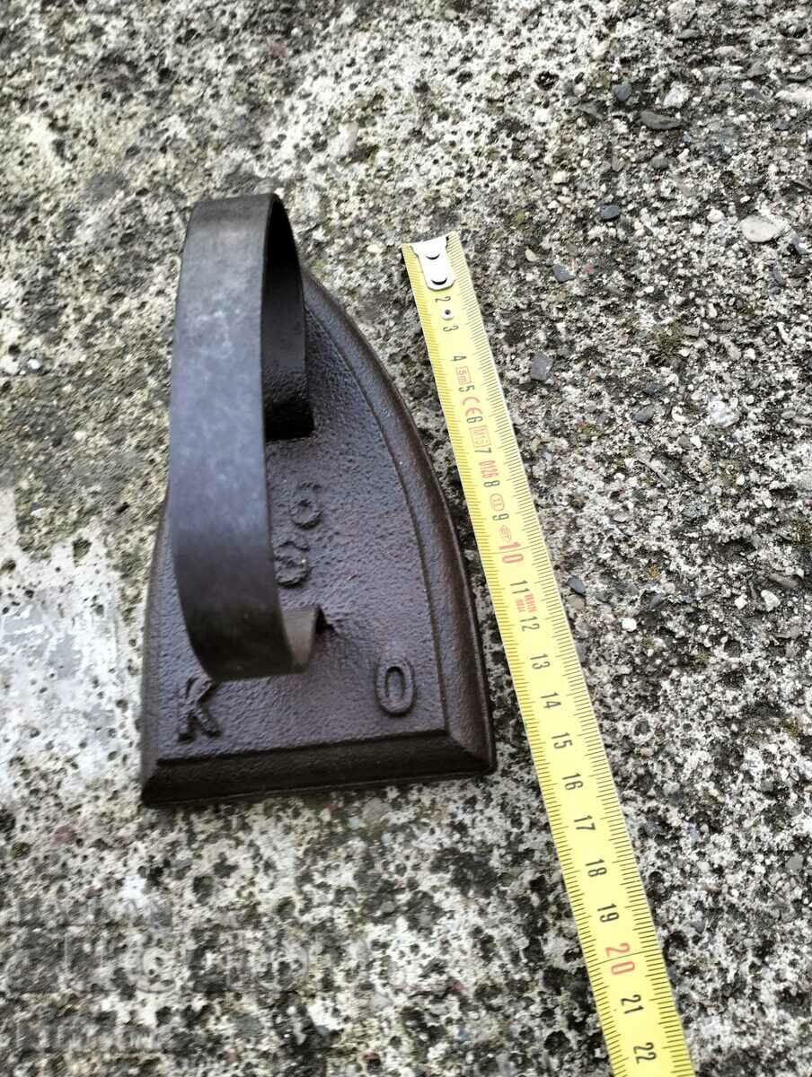 Antique iron with price 34.99 BGN | € 17.89 Antique iron with price 34.99 BGN | € 17.89