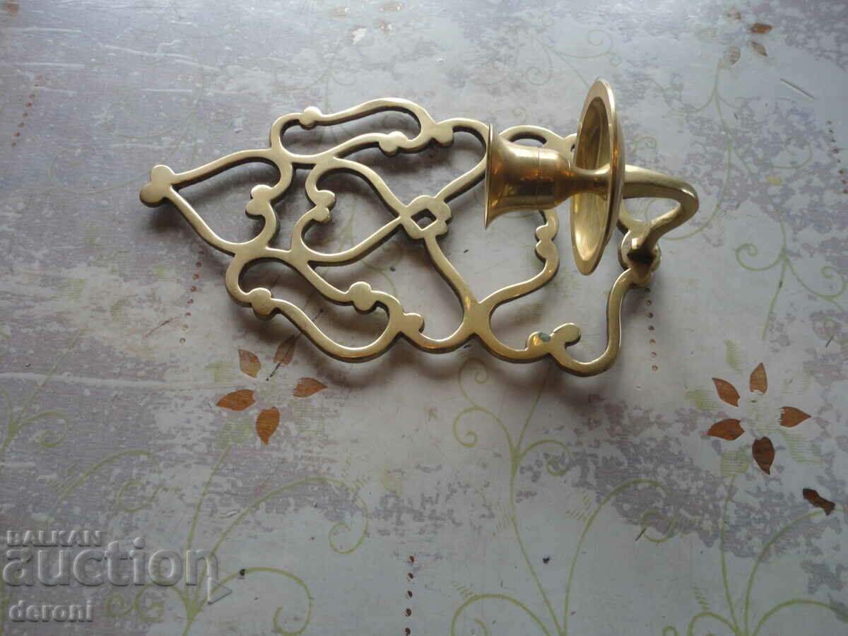Auction Bronze openwork wall sconce Auction Bronze openwork wall sconce