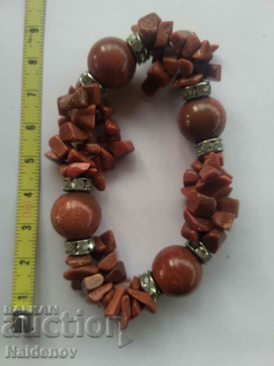 Stretchable semi-precious stones bracelet
