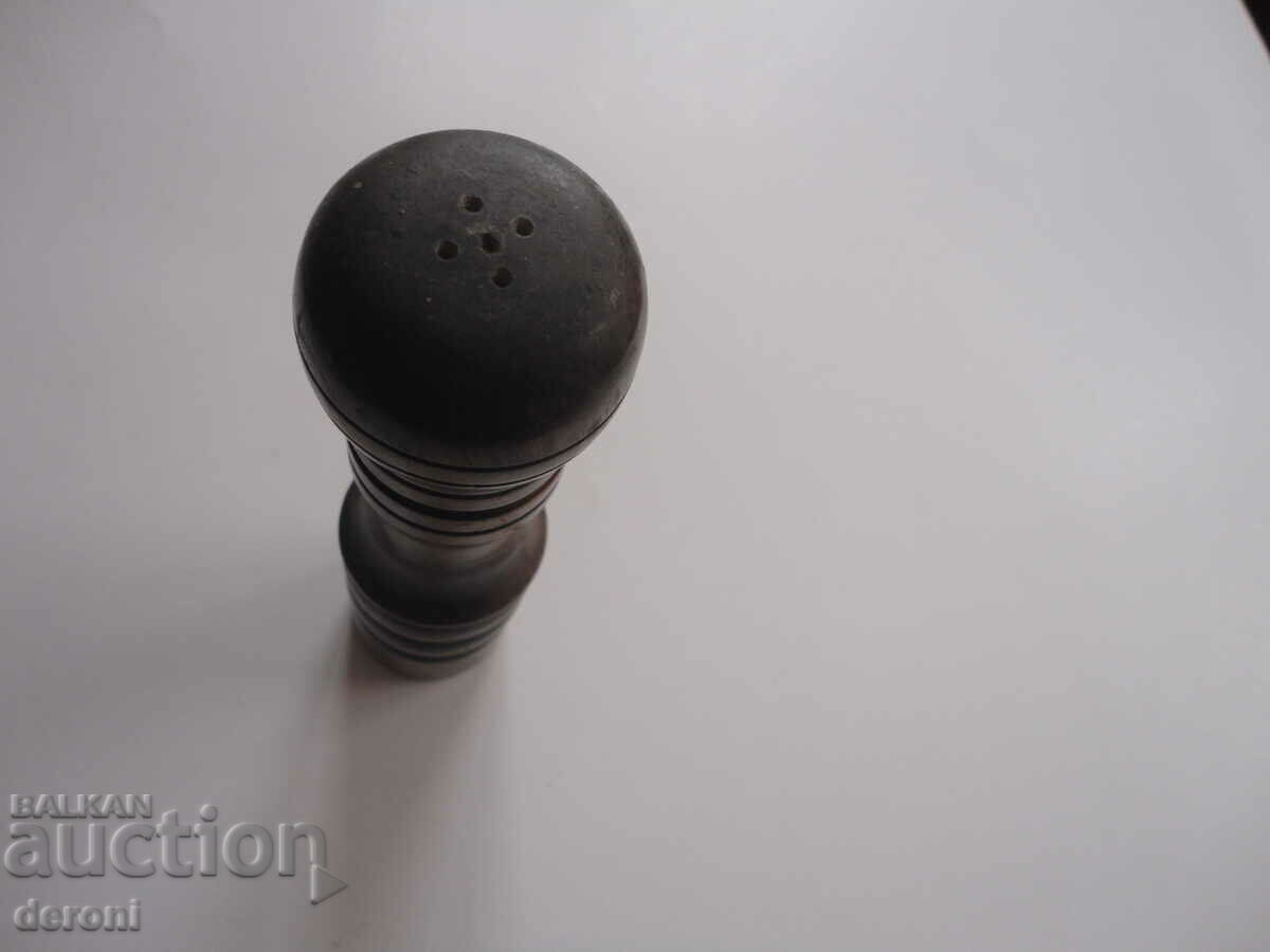 German wooden salt and pepper shaker 2 with price 10.00 BGN | € 5.11