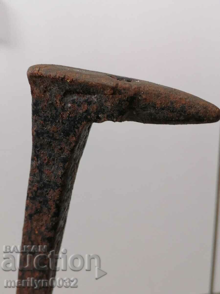 Nicovala pentru forjarea vaselor din cupru din fier forjat, primitiv cu preț 79.00 BGN | € 40.39 Nicovala pentru forjarea vaselor din cupru din fier forjat, primitiv cu preț 79.00 BGN | € 40.39