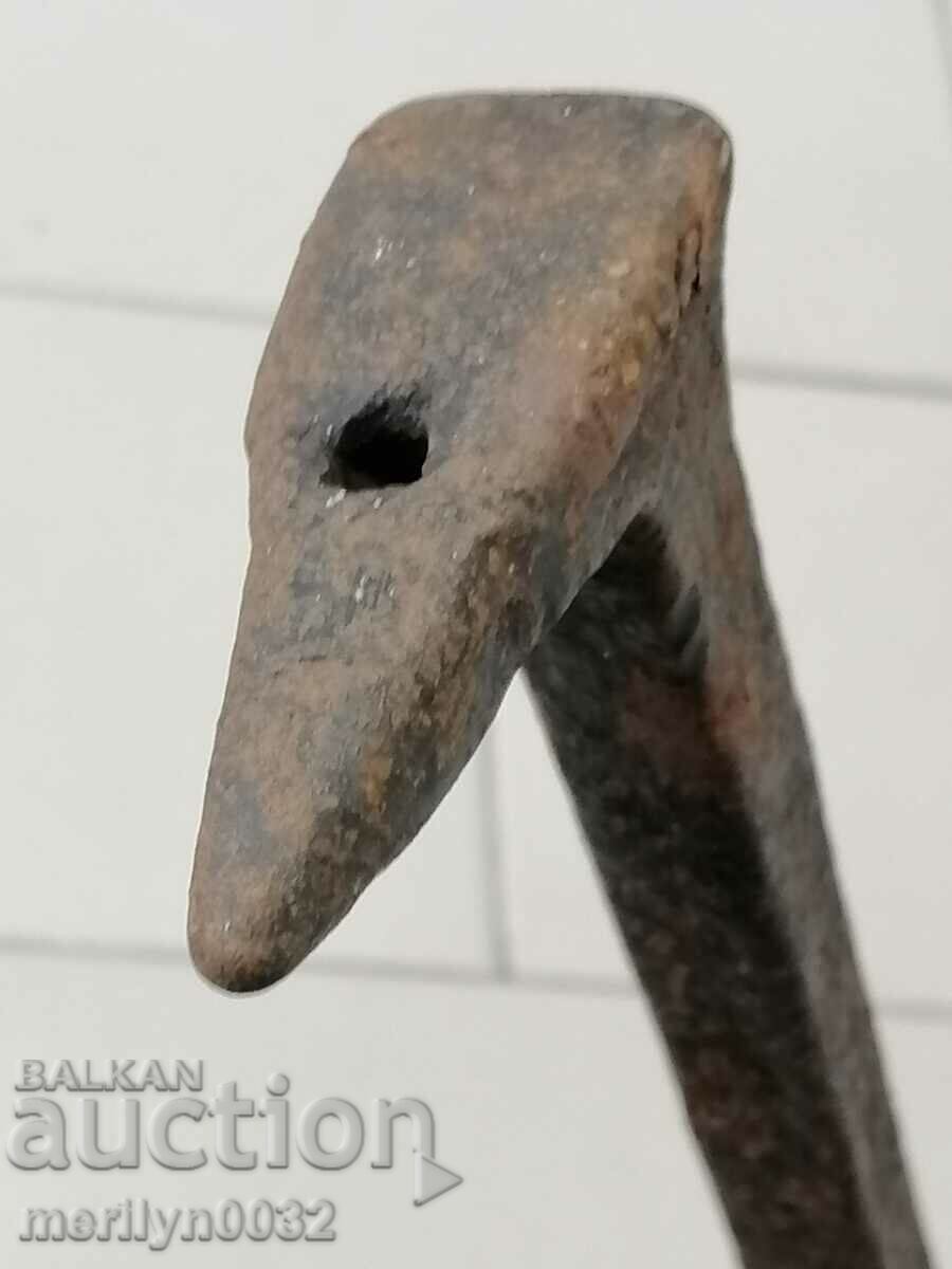 Licitație Nicovala pentru forjarea vaselor din cupru din fier forjat, primitiv Licitație Nicovala pentru forjarea vaselor din cupru din fier forjat, primitiv