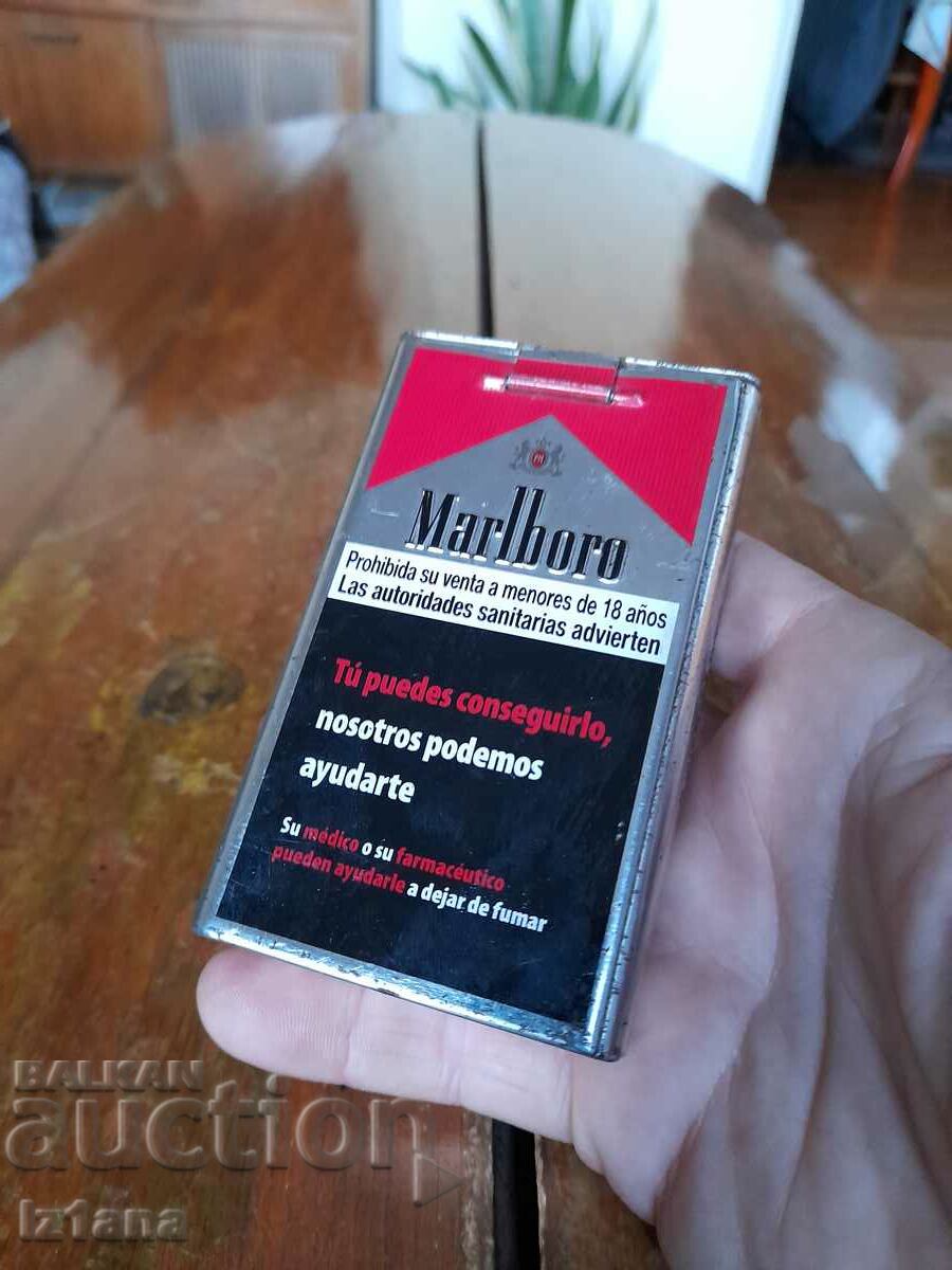 Auction Old tobacco box, Marlboro snuffbox Auction Old tobacco box, Marlboro snuffbox