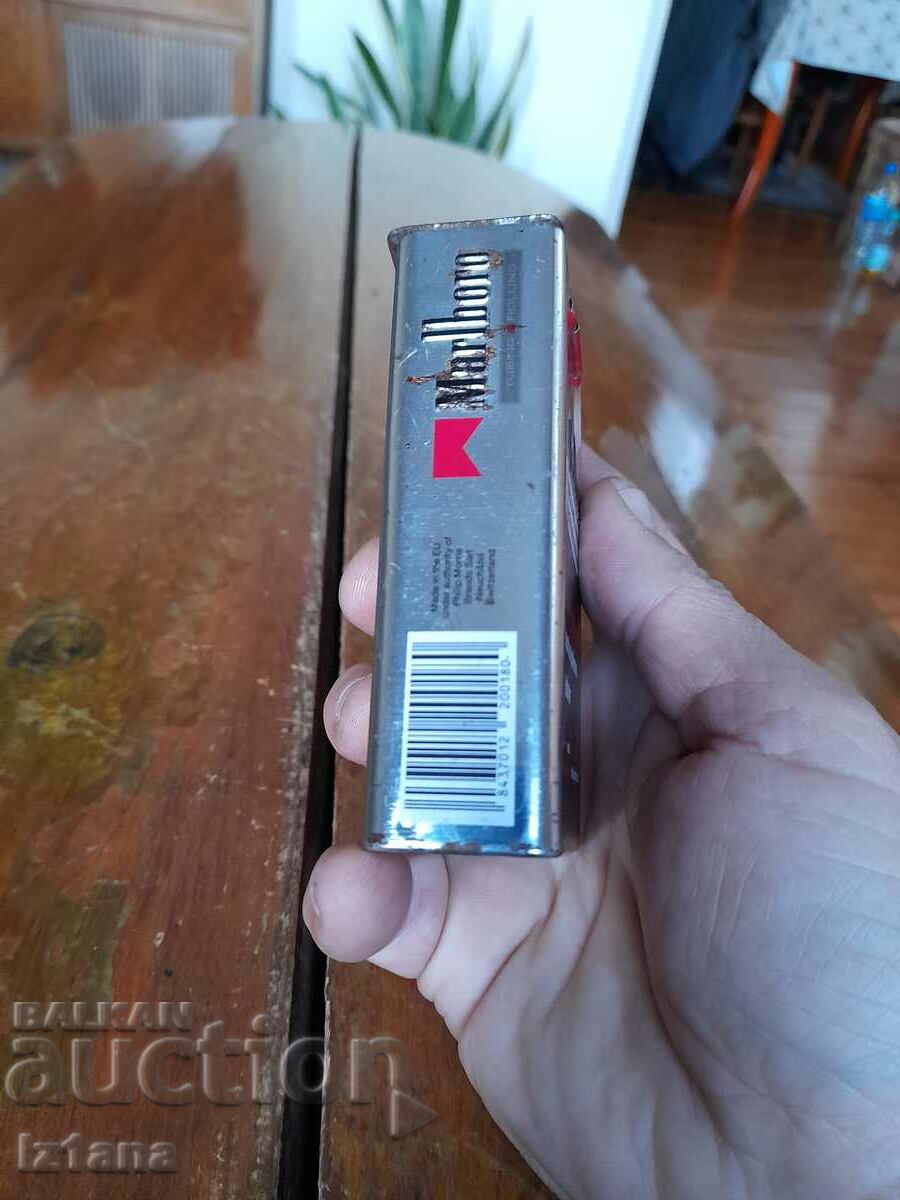 Delivery of Old tobacco box, Marlboro snuffbox Delivery of Old tobacco box, Marlboro snuffbox