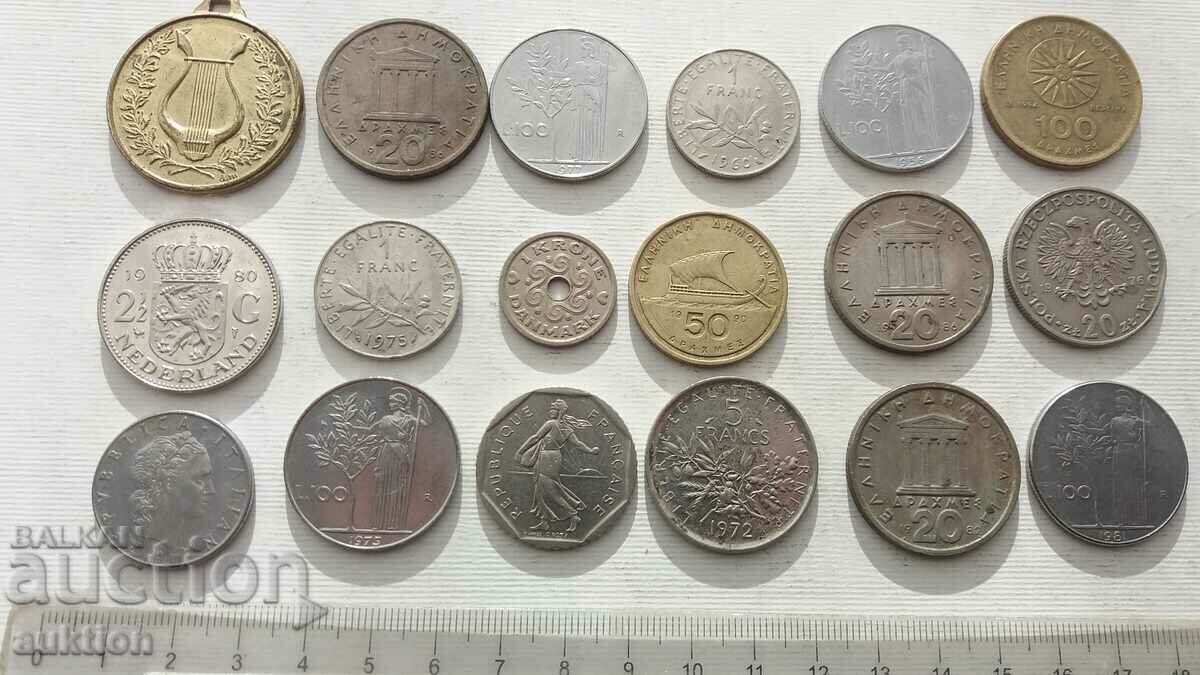 A COLLECTION OF 18 FOREIGN COINS with price 15.99 BGN | € 8.18 A COLLECTION OF 18 FOREIGN COINS with price 15.99 BGN | € 8.18