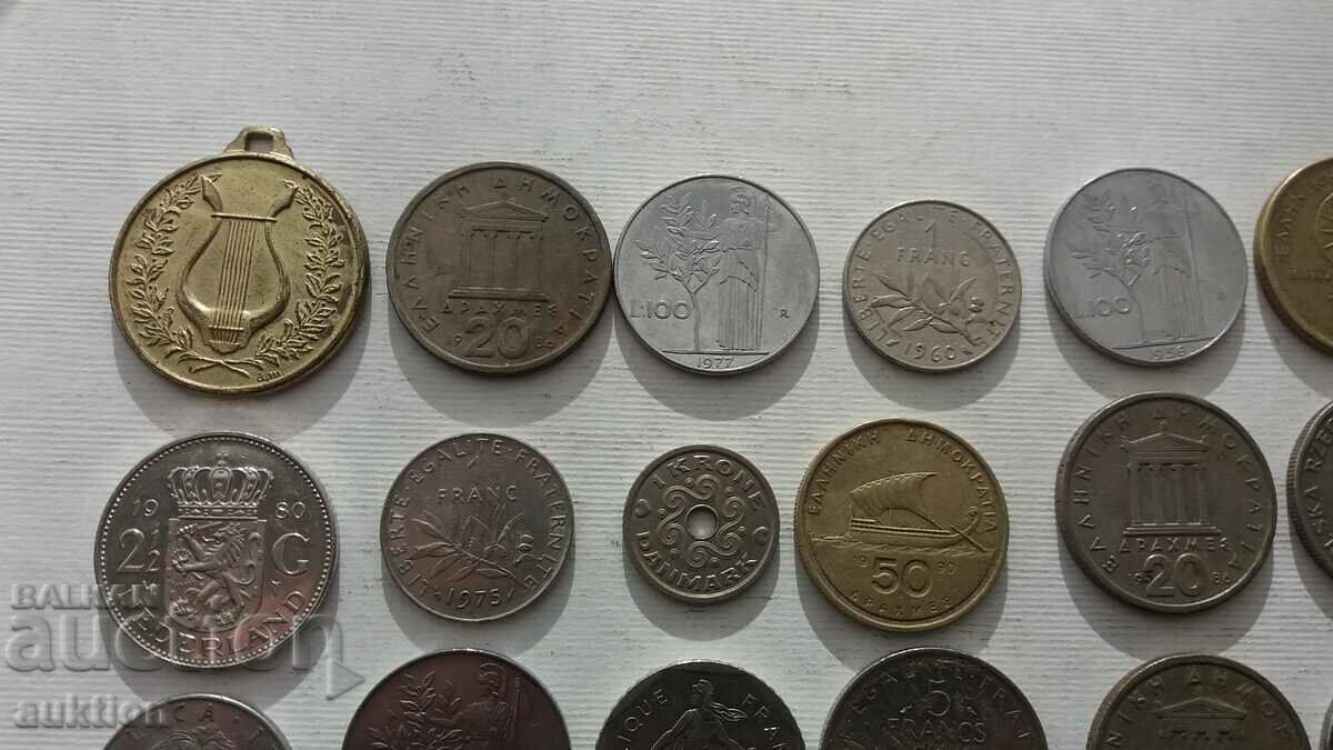 A COLLECTION OF 18 FOREIGN COINS - 5 A COLLECTION OF 18 FOREIGN COINS - 5