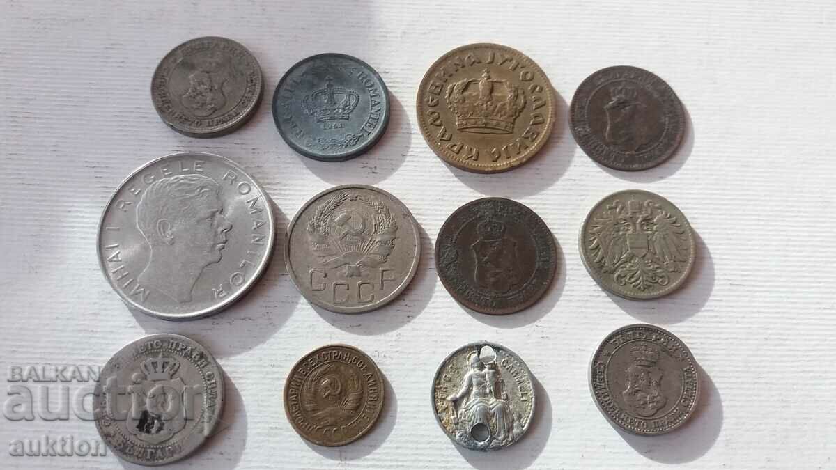COLLECTION OF 12 DIFFERENT ROYAL COINS - 7 COLLECTION OF 12 DIFFERENT ROYAL COINS - 7