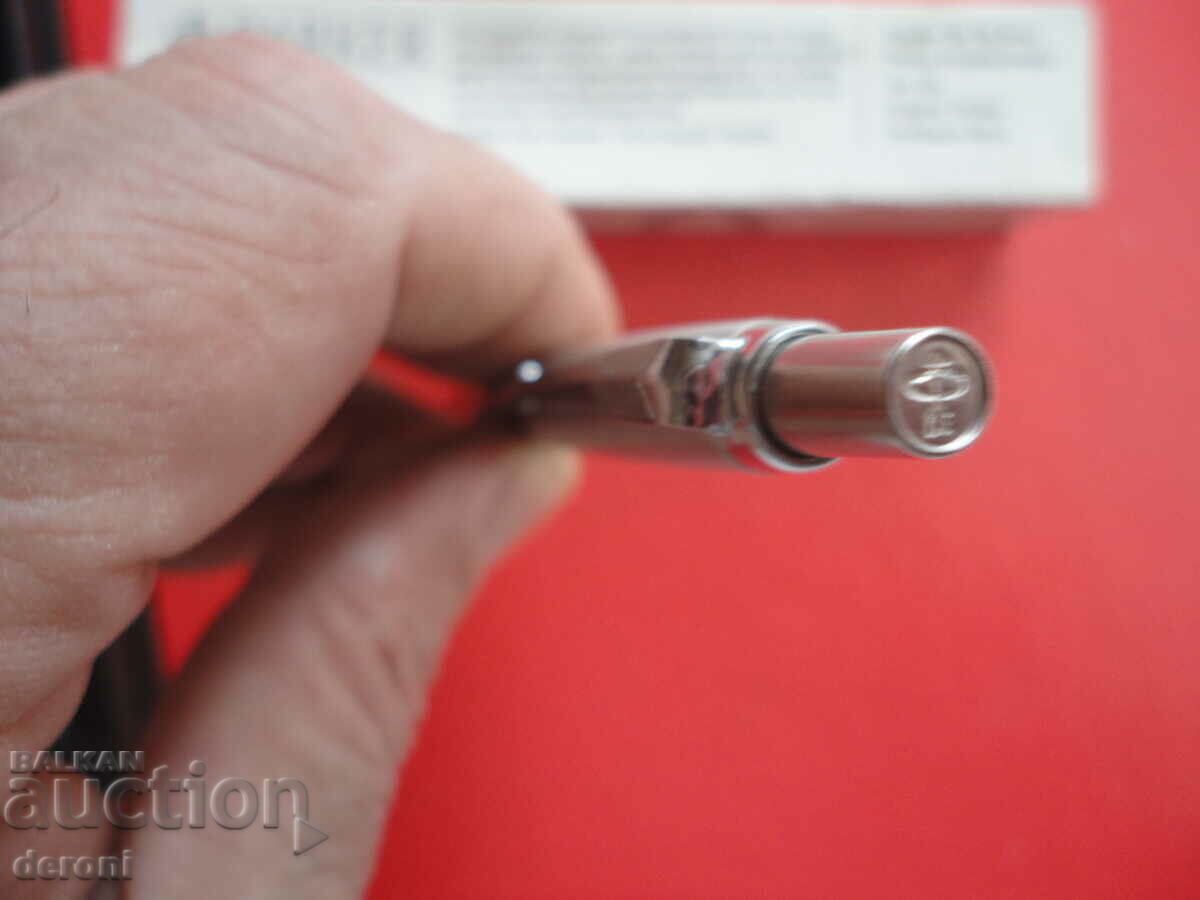 Delivery of Original Parker pen in box Delivery of Original Parker pen in box