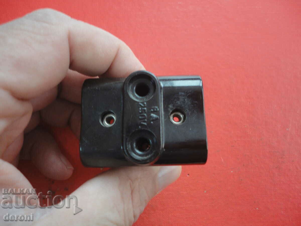 Delivery of Vintage German Bakelite Splitter Plug 1