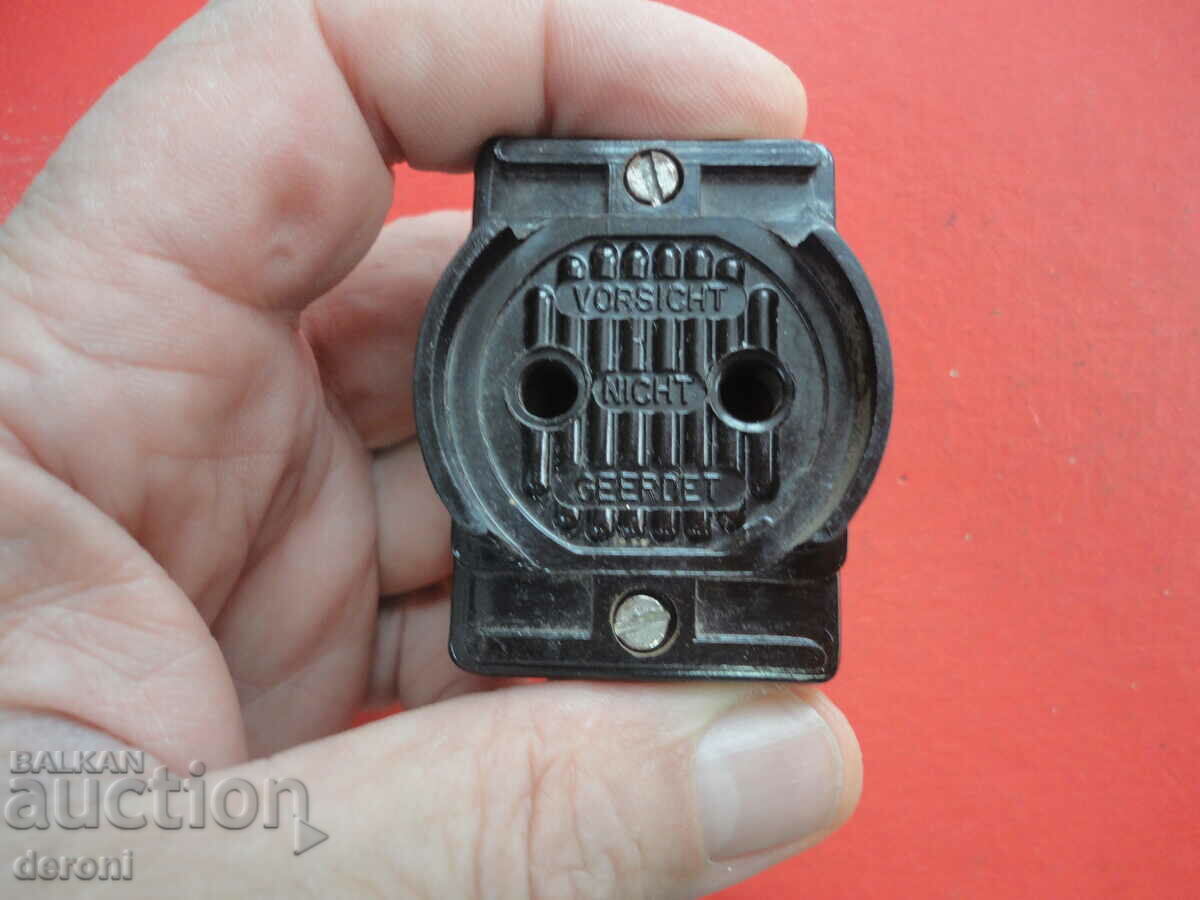 Vintage German bakelite 3 plug power strip - 7