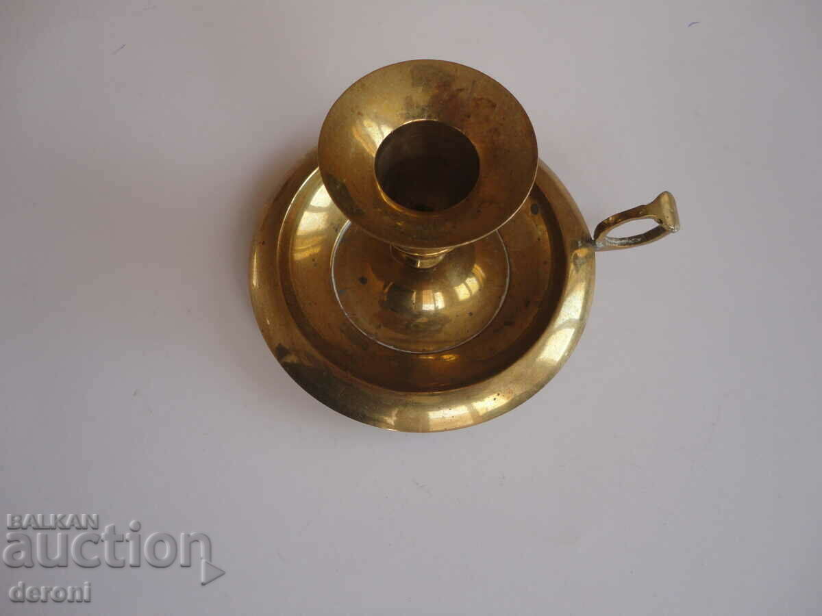 Auction  Tabletop Bronze candlestick