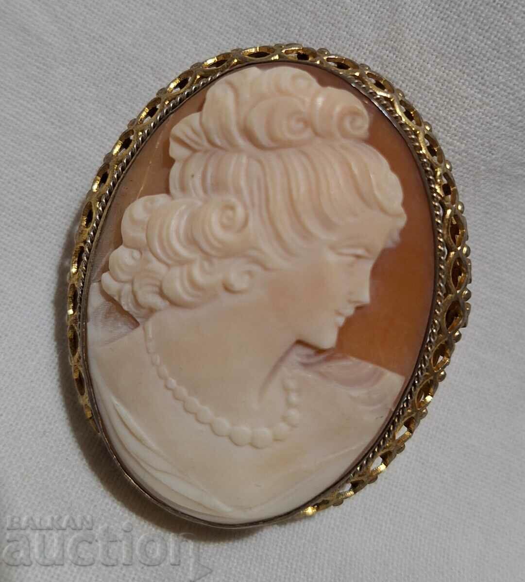 Antique jewelry with cameo brooch pendant jewelry