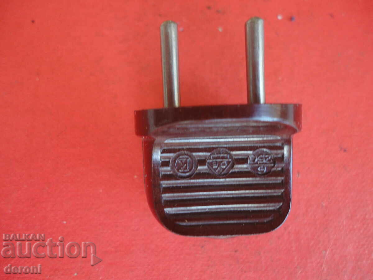 Delivery of Vintage German Wehrmacht 3 Bakelite Plug Delivery of Vintage German Wehrmacht 3 Bakelite Plug