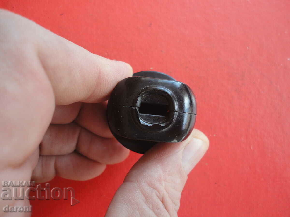 Delivery of Vintage German Bakelite Plug 5 Delivery of Vintage German Bakelite Plug 5