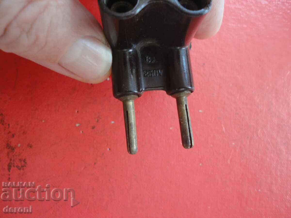 Vintage German bakelite 5 plug power strip - 6 Vintage German bakelite 5 plug power strip - 6