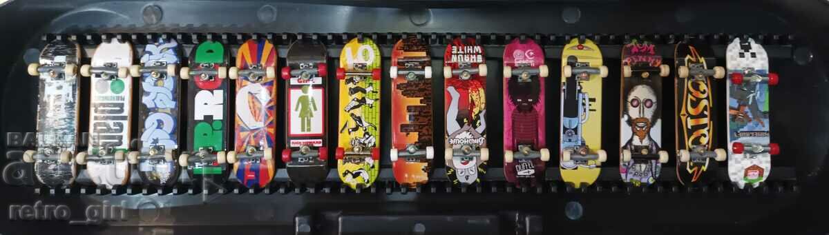 Lot of "Tech Deck", 14 pieces together with their collection box. with price 95.00 BGN | € 48.57 Lot of "Tech Deck", 14 pieces together with their collection box. with price 95.00 BGN | € 48.57