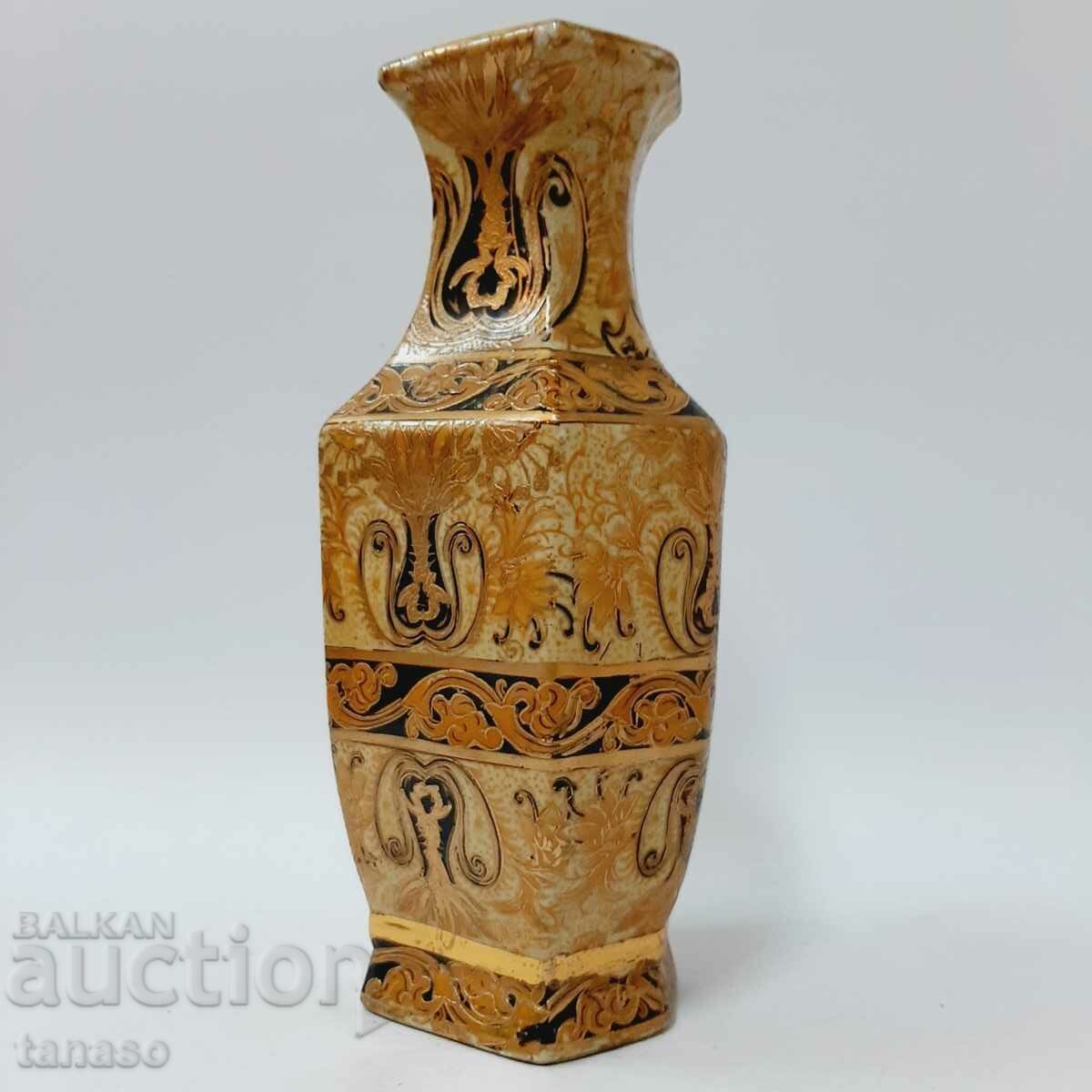 Auction Old Chinese vase - 20th century(3.2) Auction Old Chinese vase - 20th century(3.2)