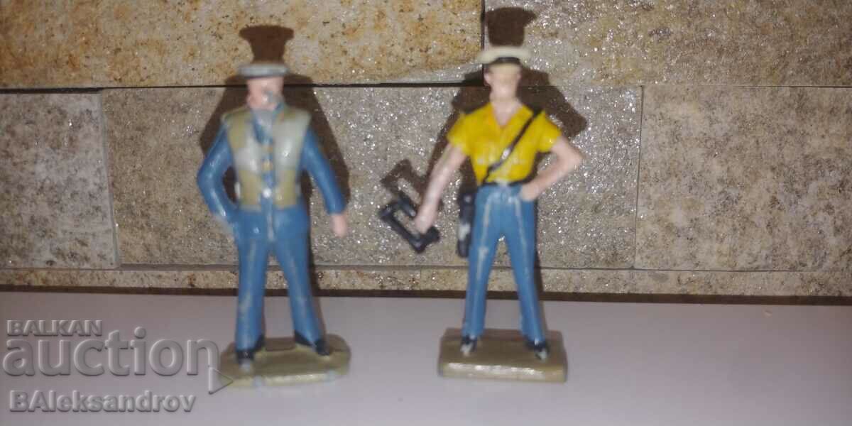 Lot of two painted sailors