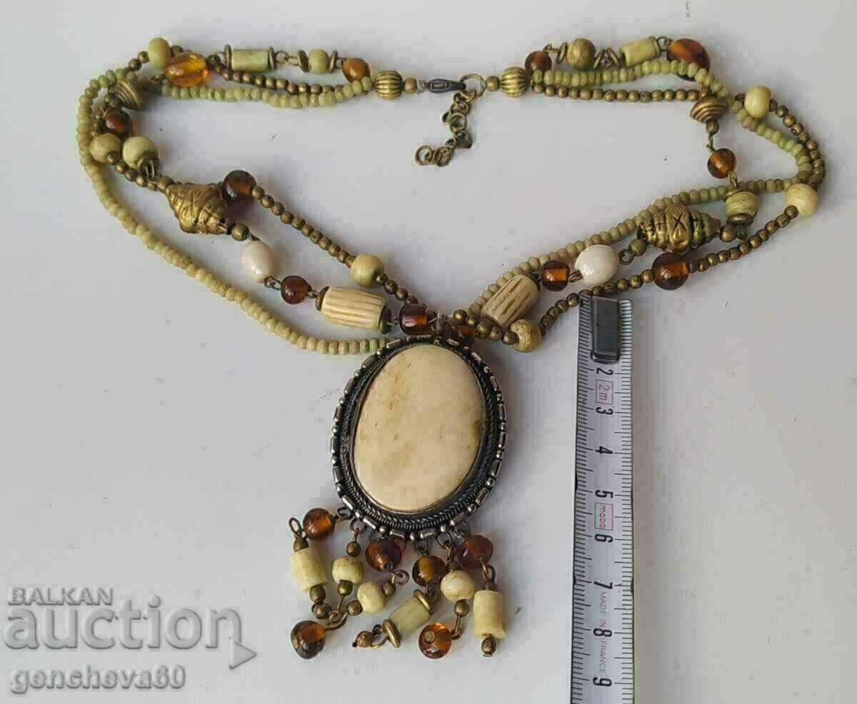 Старинна Етно огърлица,кост,камъни,мъниста с цена € 30.00 | 58.67 лв. Старинна Етно огърлица,кост,камъни,мъниста с цена € 30.00 | 58.67 лв.