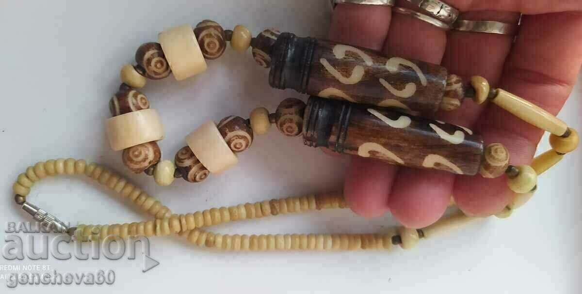 Licitație Colier cu os de designer vintage