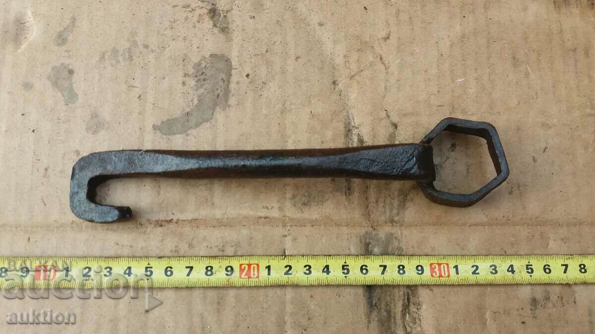 Delivery of RENAISSANCE FORGED CARRIAGE KEY, PHAETON