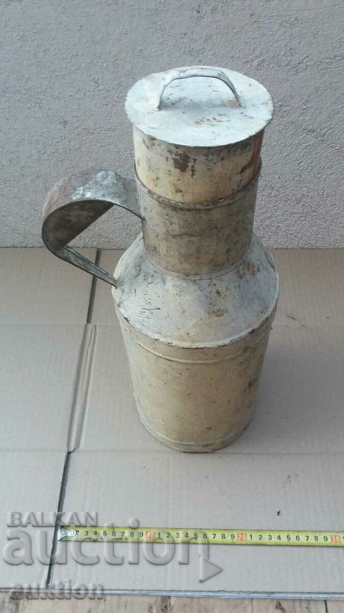 Auction METAL BOTTLE FOR MILK AND LIQUIDS - 3 LITERS Auction METAL BOTTLE FOR MILK AND LIQUIDS - 3 LITERS