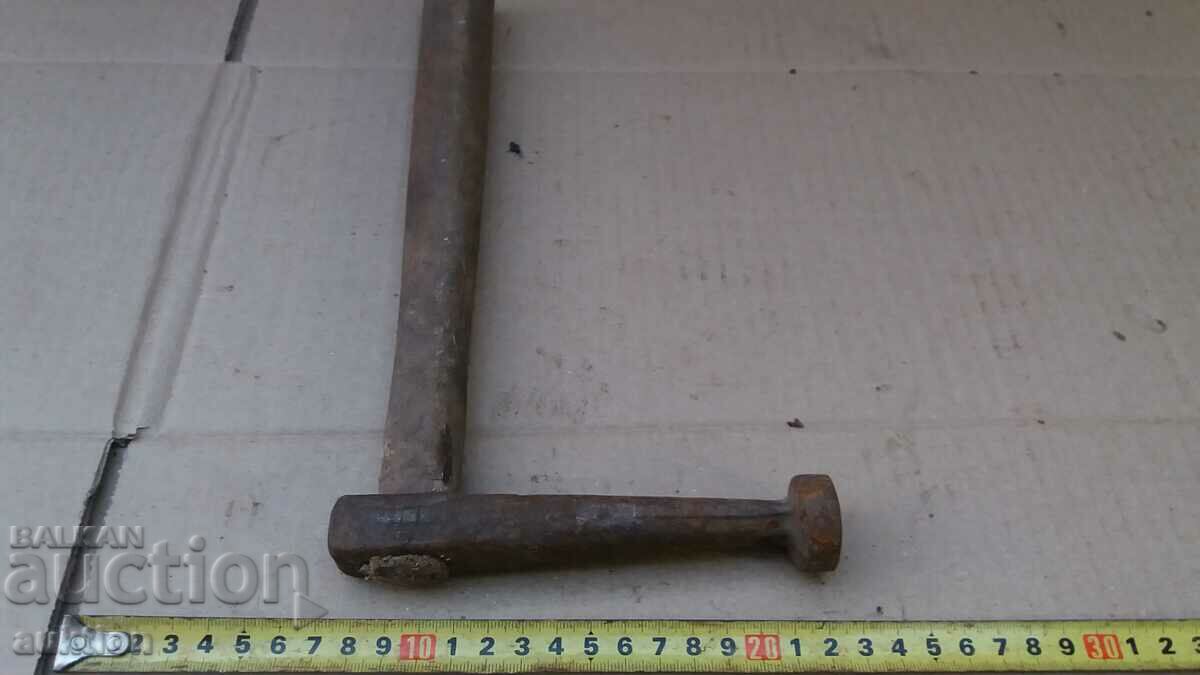 Delivery of EXCELLENT CRAFTSMAN HAMMER - GERMAN Delivery of EXCELLENT CRAFTSMAN HAMMER - GERMAN