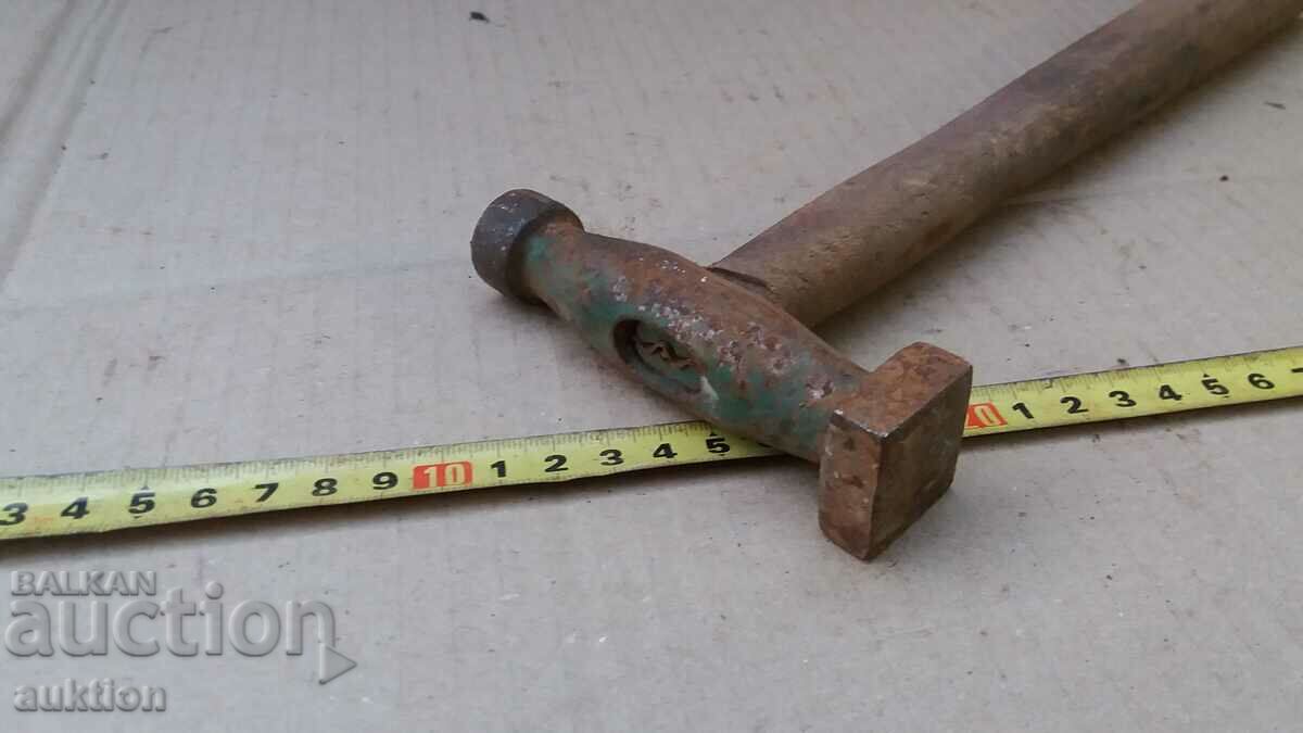 Delivery of EXCELLENT CRAFTSMAN HAMMER - GERMAN Delivery of EXCELLENT CRAFTSMAN HAMMER - GERMAN