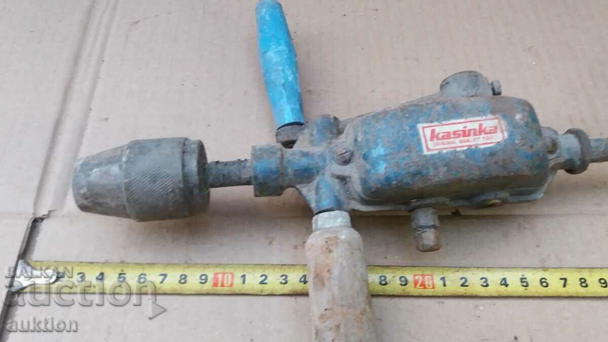 BĂGURI DE MÂNĂ VECHE cu preț 13.99 BGN | € 7.15